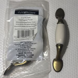 Style Selections Antique Brass Almond Ceramic 3" Spoon Foot Cabinet Drawer Pulls